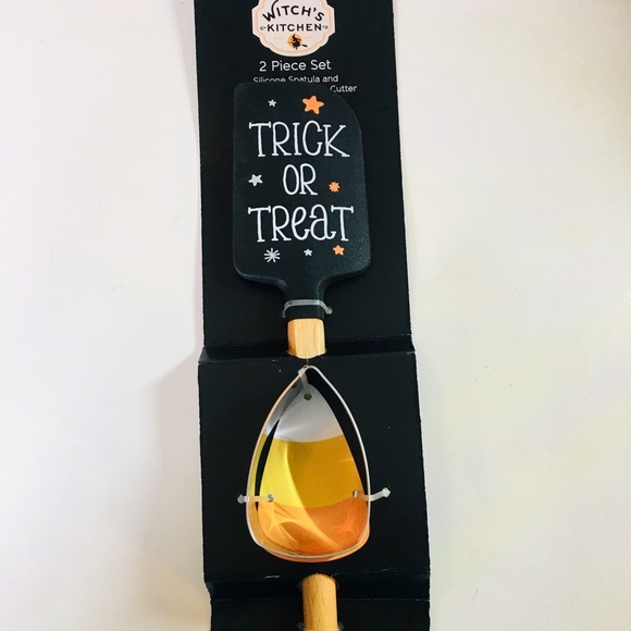 Halloween Trick or Treat Spatula Candy Corn Cutter - Picture 5 of 6
